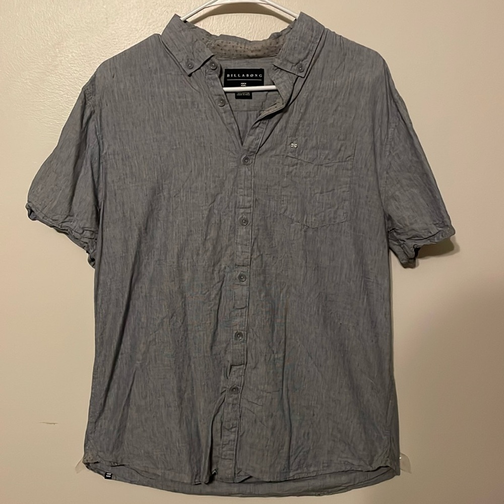 Billabong Short Sleeve Button Up - Medium